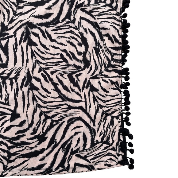 Swimsuit cover up - Picture 4 of 9